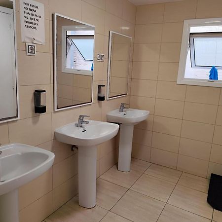 Hostal Ideal Gavà Eksteriør bilde