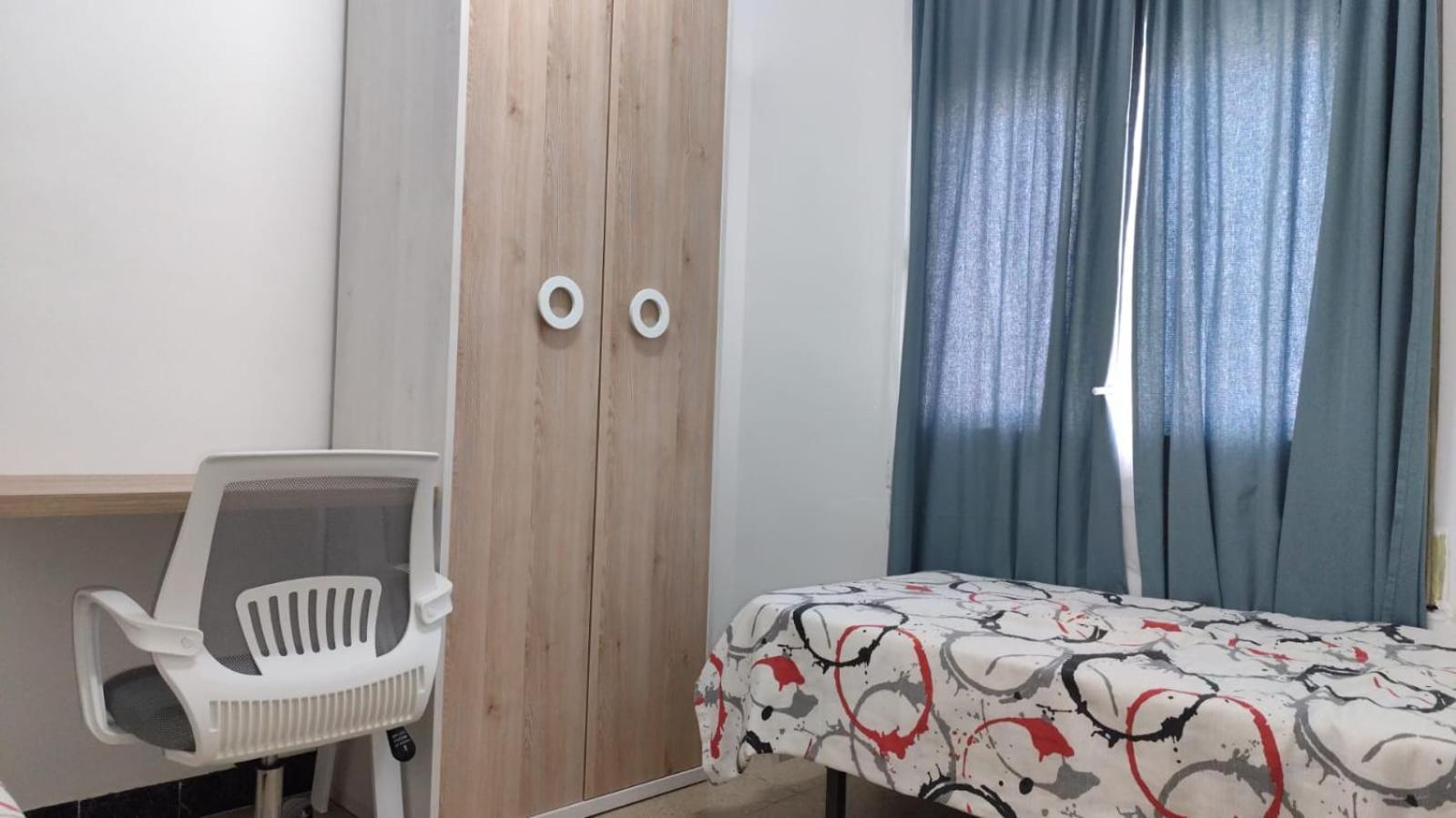 Hostal Ideal Gavà Eksteriør bilde